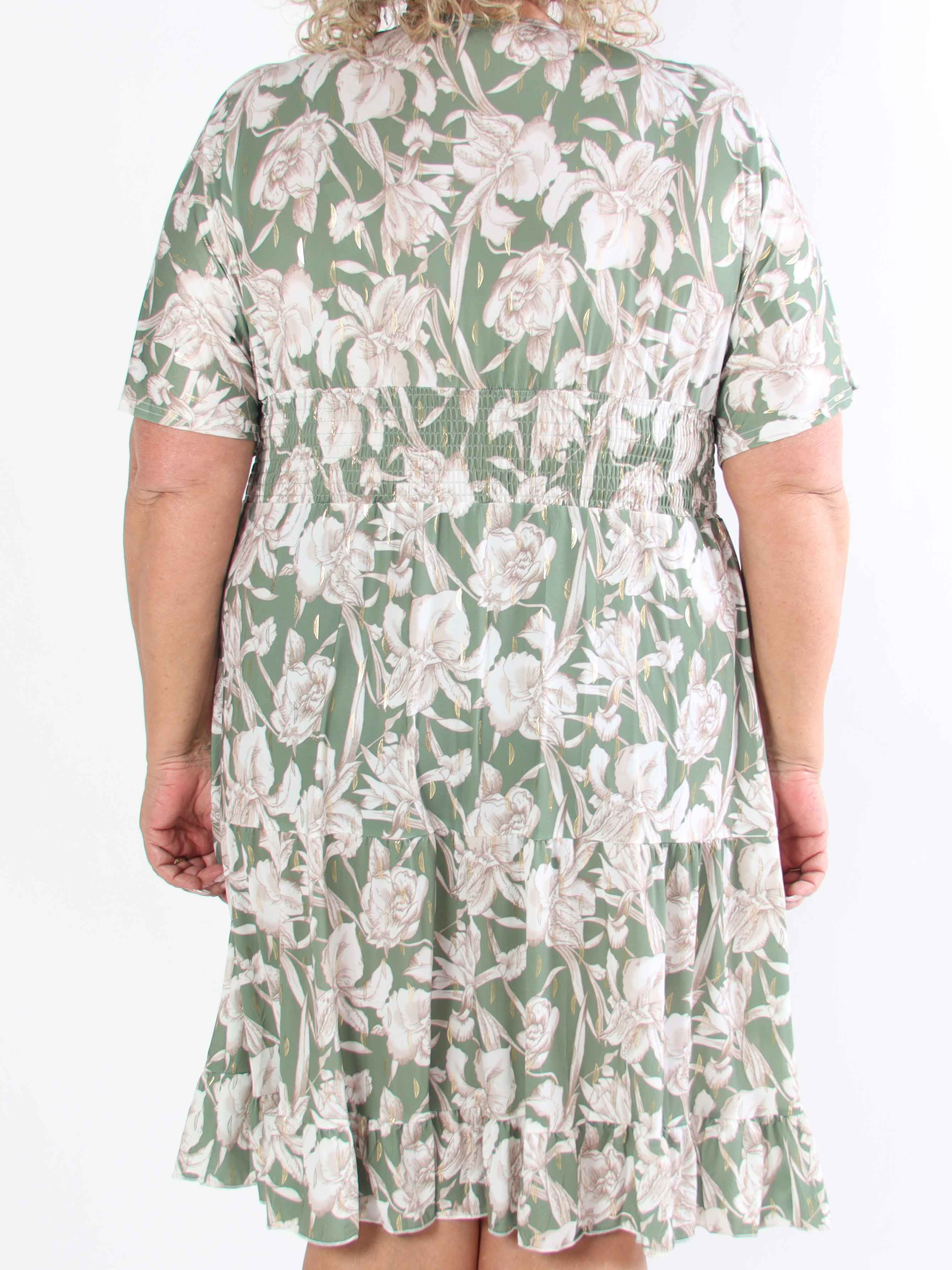 Angela - Plus size kjole med elegante flæselag i skørtet